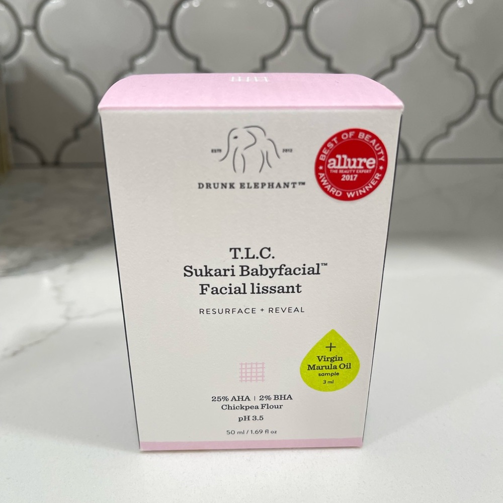 Drunk Elephant T.L.C.
Sukari Babyfacia
Facial lissant
RESURFACE + REVEAL